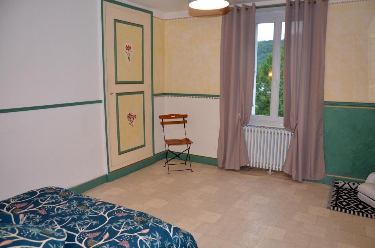 Au Bord De L'Eau Appartement 50 M2 Chambon-sur-Voueize Exterior photo