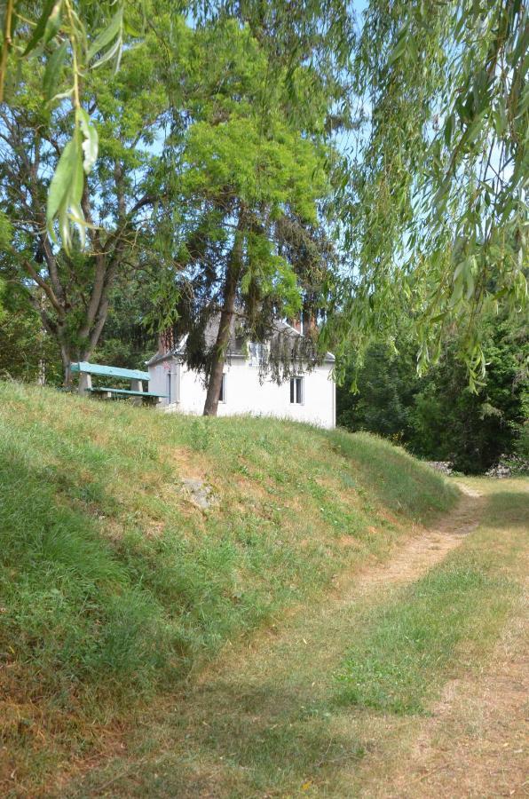 Au Bord De L'Eau Appartement 50 M2 Chambon-sur-Voueize Exterior photo